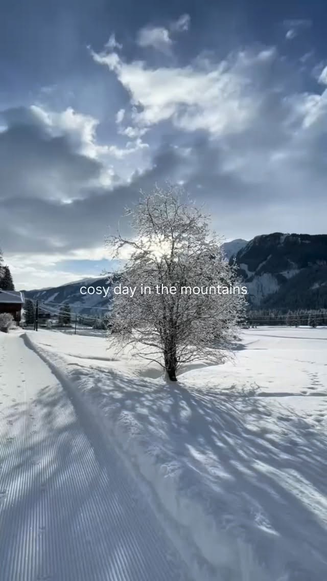 Imagine waking up here ✨☕️
Buche jetzt deine Auszeit unter www.chaletcol.com 🏔️
#cozyplaces #urlaubindenbergen #mountainview