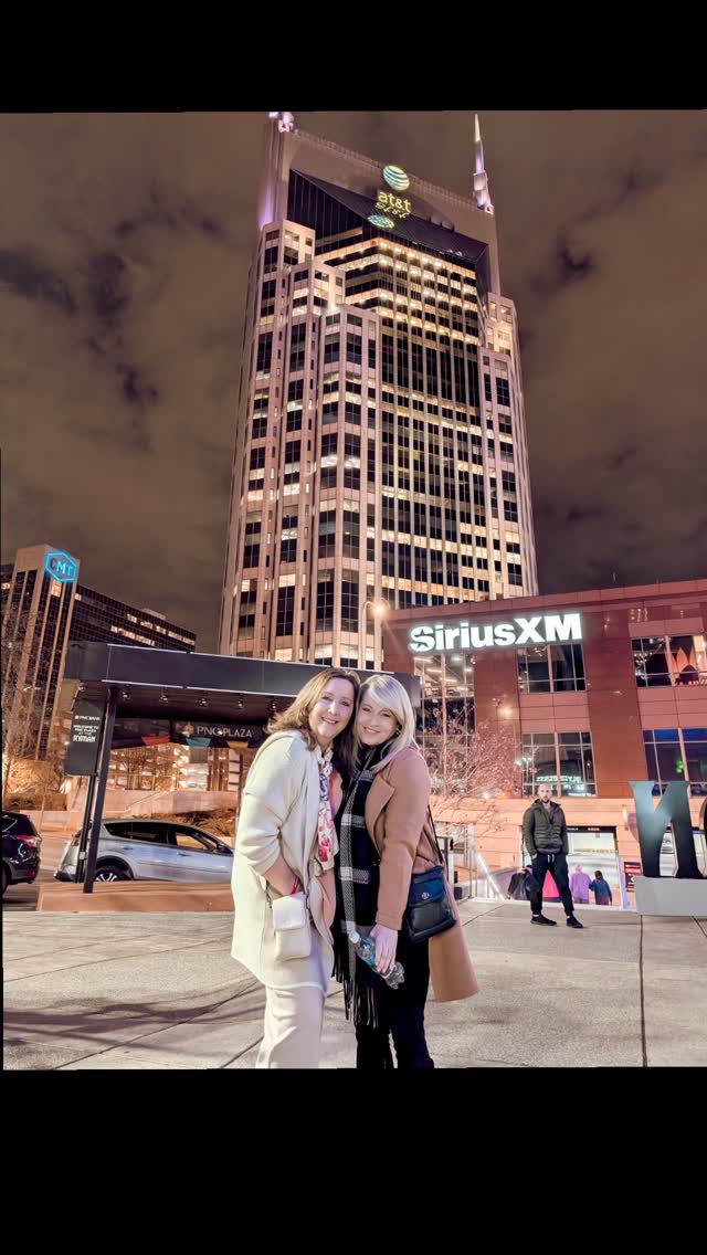 I love Nashville and this year marks my 25th year of living here! Enjoyed some time with one of my best friends a couple of weeks ago downtown. Caught dinner and a Christian concert at the Ryman Auditorium, the "Mother Church" of country music.