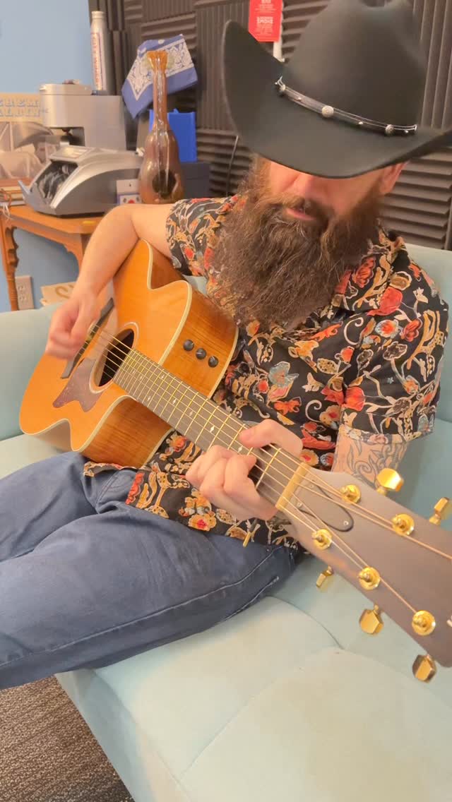 I was gifted this cowboy hat so had to sing a country song. No matter the room I’m playing this one always hits, here’s some “Forever and Ever, Amen” by @therandytravis
#acoustic #cover #randytravis #foreverandever #amen