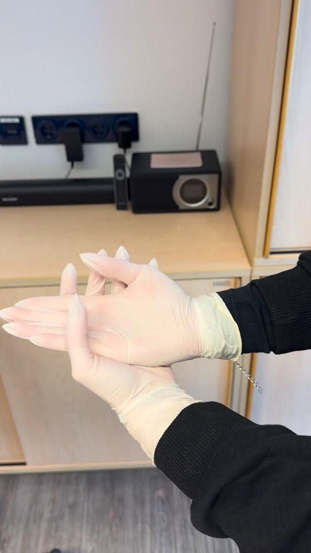 Heute bereite ich alles für eine Nachbehandlung vor 🤍
Ich liebe diese ruhigen Momente im Studio, wenn alles sauber vorbereitet wird und ich weiß, gleich kommt wieder jemand für sein kleines Beauty-Update vorbei. Für mich gehört zur Arbeit nicht nur das Pigmentieren, sondern auch die Nachbehandlung mit genauso viel Sorgfalt und Herz. 🫶
Danke für euer Vertrauen jedes Mal aufs Neue.
#pmusaalfelden #pmusalzburg #permanentmakeup #pmubrows #pmulips