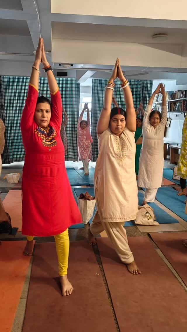 Starting the day with peace, strength, and positivity. Our Super Shakti Moms embracing wellness and confidence every morning.” ✨🧘♀️
#yogalife #sarvamfoundation #yogaforwellbeing #skilldevelopment #womensupportingwomen