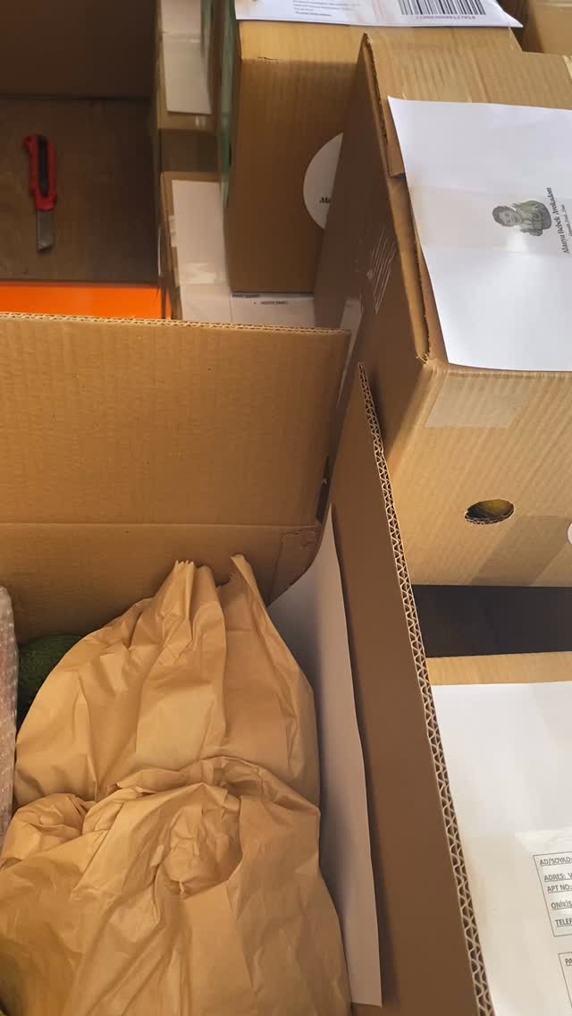 Paketlerimizi tamamen sizlerin isteklerine göre hazırlıyoruz. 🍃
İster kendiniz için ister sevdiklerinize göndermek için; dilediğiniz ürünleri seçip size özel bir paket oluşturabilirsiniz.
Avokado, muz, limon, portakal, mandalina, çikolata meyvesi, pasiflora ve bahçemizden çıkan daha birçok doğal lezzeti tek bir pakette bir araya getirebilirsiniz. 🥑🍊🍋
Sevdiklerinizi doğal ve taptaze meyvelerle mutlu etmek isterseniz bize yazmanız yeterli.
İstediğiniz ürünleri seçin, size özel paketinizi sevgiyle hazırlayalım. 📦💚
.
.
.
.
.
.
.
.
.
.
.
.
.
.
.
.
.
.
.
.
#sağlıklıbeslenme #avocado #organik #keşfetteyim #tropikalmeyveler