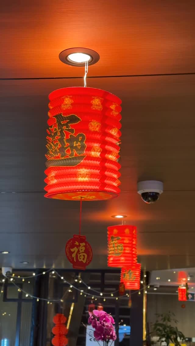 🏮 The best Chinese restaurant in Manchester Chinatown 🏮
Looking for authentic Chinese food in Manchester? Aplus Restaurant is the place to be. Enjoy a cosy dining environment with a menu full of Cantonese favourites, perfect for family gatherings, date nights, or late-night meals.
🥟 Freshly made dim sum
🔥 Sizzling stir-fry dishes full of wok hei
🦆 Signature roasted meats — roast duck, char siu, crispy pork belly
🍜 Classic Chinese comfort food, cooked fresh to order
Located in the heart of Manchester Chinatown, we’re proud to serve some of the best dim sum, stir-fry, and roasted meat in the city.🍲
Aplus Oriental Restaurant
📞0752 5244 913
📍G/F-1/F, 52-56 George Street, Manchester M1 4HF
Sunday-Thursday: 1130am-0200am
Friday-Saturday: 1130am-0300am
#ManchesterEats #FoodieManchester #ManchesterFood #ThingsToDoInManchester #Manchester