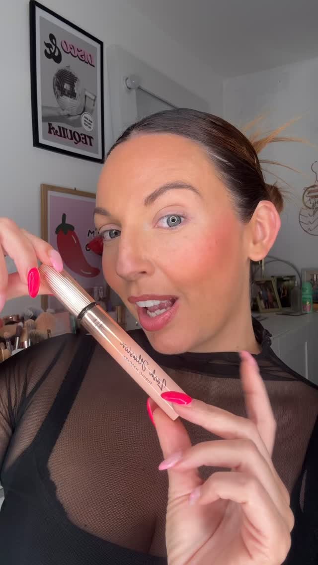 Celebrating one year of the best mascara 💕
@bellamianta Lash illusion tubing mascara is still my number 1 choice 🙌🏼
Get 15% off online with my code Naoimh15
#Bellamianta #BellaBabes #lashillusion