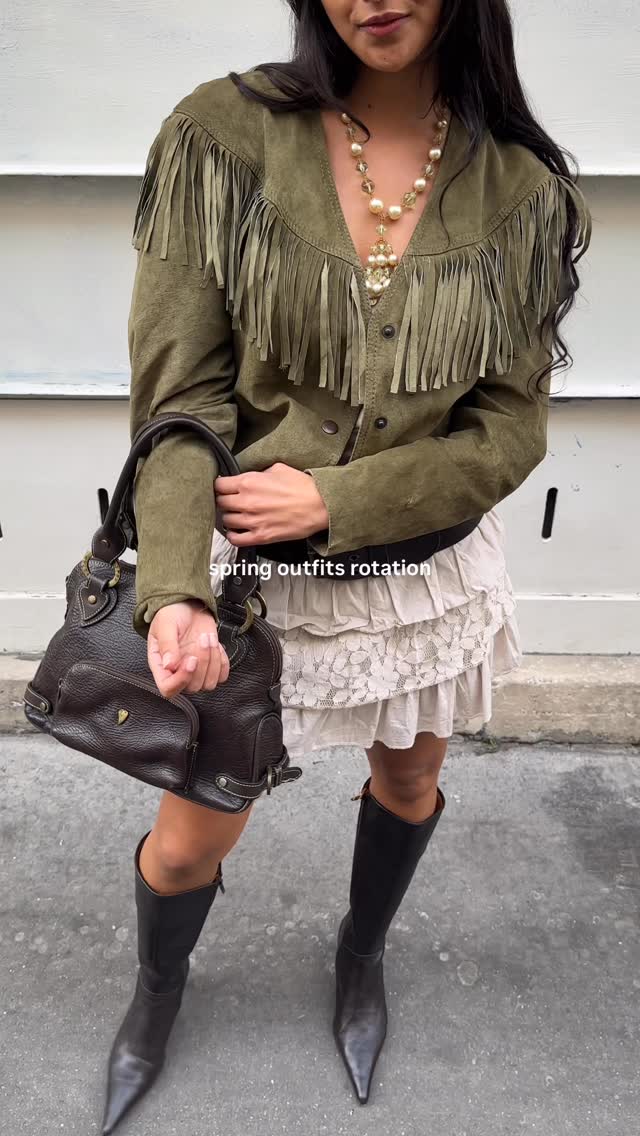 Spring outfits rotation 🌞
Les trois looks 100% vintage qu’on va porter tout le printemps. Votre favori ?
vintage lover vintage style parisian style y2k vintage parisian shop boutique vintage paris tenue du jour outfit inspiration