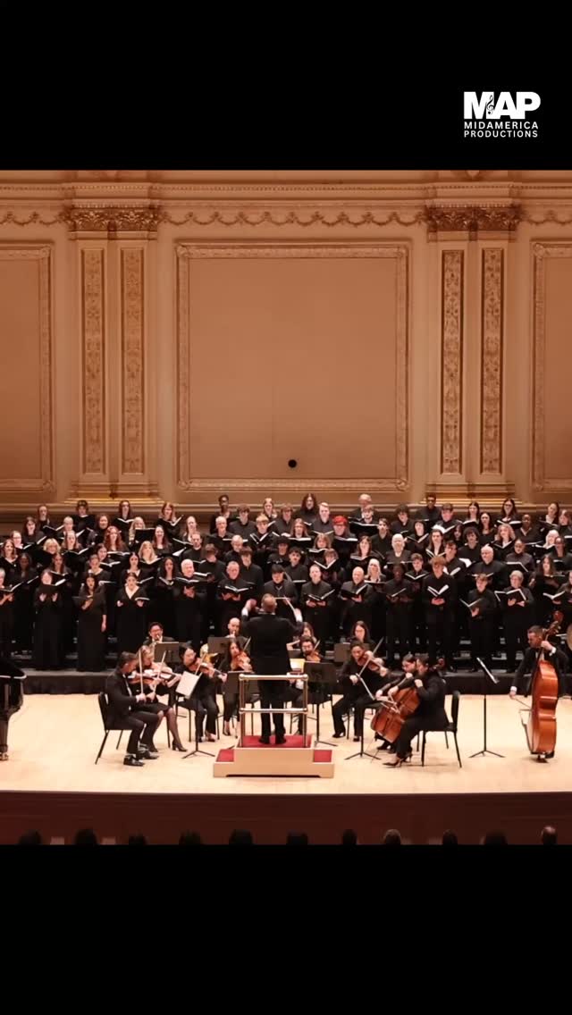 From Carnegie Hall on Saturday, March 14, featuring Illuminare by Elaine Hagenberg ✨
Conducted by Kyle Zeuch, this inspiring performance featured the New England Symphonic Ensemble alongside singers from Cheyenne Capital Chorale (WY), Lebanon Valley College Choirs (PA), Harrisburg Choral Society (PA), and Frank Sinatra School of the Arts High School (NY) 🎶
Congratulations on a beautiful performance! 👏👏
#CarnegieHall #ChoralMusic #Illuminare #ElaineHagenberg #withMidAmerica2026