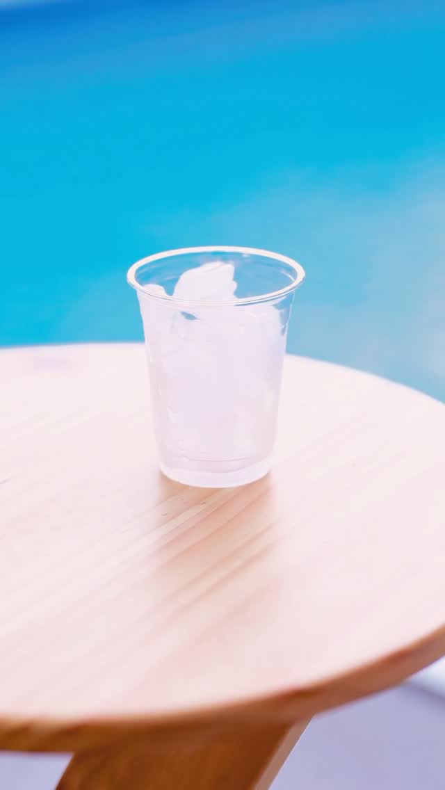 Your evening pick-me-up.
#coffee #coffeelover #icedcoffee #theatomexperience #tanzaniacoffee