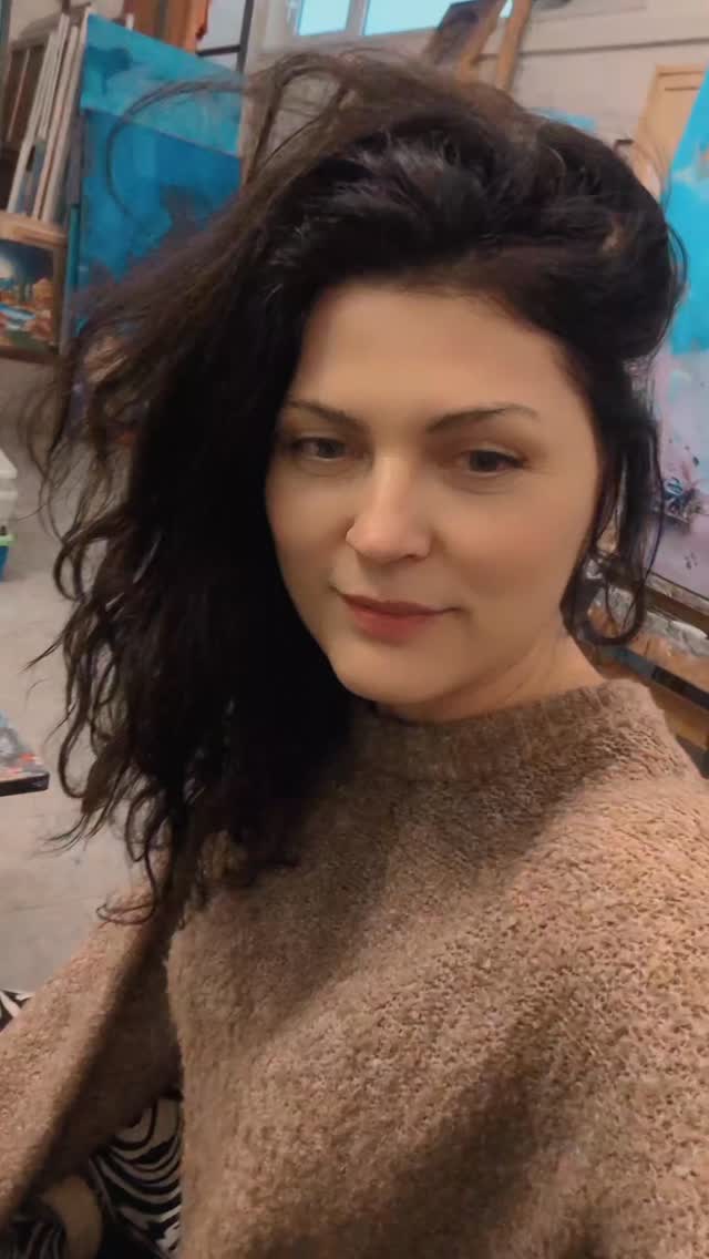 Questo lavoro è realizzato in uno stile del tutto inaspettato per me, e sono felice di presentarlo per mostrare nuove sfaccettature della mia creatività. Il dipinto è composto da due parti, ciascuna di 40×60 cm, realizzate con pastelli a olio, con particolare attenzione ai dettagli e alla texture.
È disponibile per l’acquisto e la spedizione è possibile in qualsiasi parte del mondo, così potrete godervi l’opera appena ricevuta.