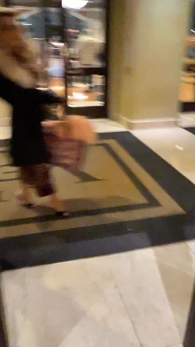 Wifey walking through the lobby at The Venetian and somehow making an already beautiful Las Vegas resort look even better. Marble floors, painted ceilings, all that old world drama, and then her in the middle of it looking like she belongs there. This is the kind of Vegas moment I never get tired of. Would you stay at The Venetian?
Grab my FREE Las Vegas Mini Guide at https://stan.store/mikeyinthemixvegas 💫
#TheVenetian #LasVegas #LasVegasStrip #VegasHotels #MikeyInTheMixVegas