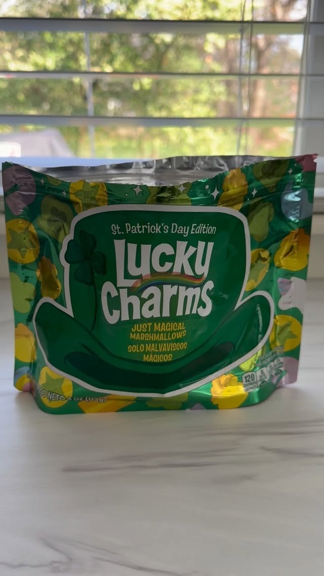 Feeling a little lucky? I’m giving away a box of these Lucky Charm cookies to one lucky leprechaun 🌈
For your chance to win:
✨ Like this reel
✨ Follow @flourandfleur__
✨ Comment your favorite cereal
✨ (For a bonus entry) Share this reel on your story and tag me!
Giveaway ends on Friday at 5 PM! Pickup in Kirkwood, Atlanta. Good luck 🍀
#atlantabaker #atlantacookeis #decoratedcookies #customcookies #smallbusinessatl