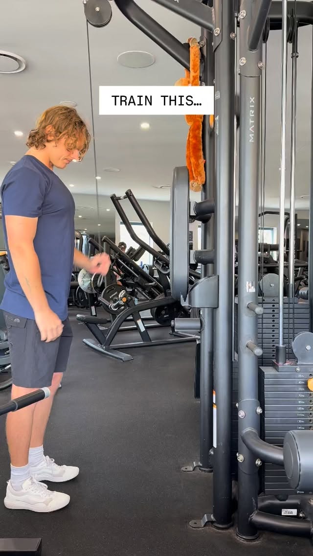 Wanting to improve your free immersion, but don’t have access to depth? 🐠
Try this exercise 👏
FIM Pulldown
This exercise is the closest movement you can do to replicate free immersion. It really focuses on the last and triceps.
Don’t go too heavy, do a weight where you can do a large volume. I set the weight to feel heavier than what I experience at the deepest part of the dive, and I do a rep range equal to 50% of your target depth. I.e. for a 40m dive, do 20 pull downs.
To increase the intensity you can do this on breathhold, just don’t force it. As soon as you get the urge to breathe, breathe.
FRC/RV FIM Pull-down
For another variation. Drop the weight to the minimum, and do this on FRC or RV. But keep it very slow and make sure you don’t overdo it.
Save this video and give it a crack! ✨
BONUS: Doing any ‘pull’ exercise will benefit your FIM diving. Exercises like pull-ups, rows, tricep pull downs, or mountain climbers (if your gym has the rope machine)