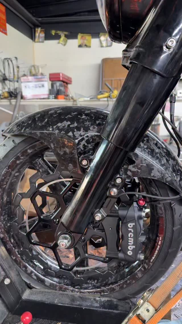 Custom one off set of GP shift style mid controls for our drag bike! Everything is fully adjustable, even the shift peg. Works smooth as silk! Anybody else need a set? 😜🏁🏁🏁