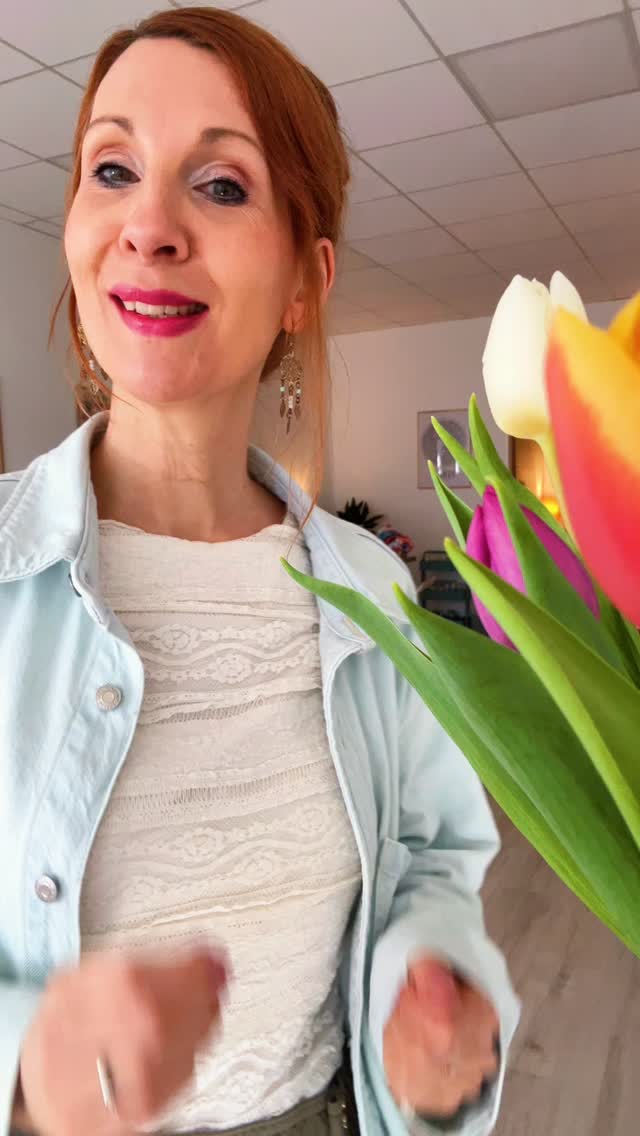 🎉 GEWINNSPIEL – 2 Tickets für das kommende Event @school.next.level 🎉
Wir verlosen 2 Tickets für das Event @school.next.level vom 10. bis 12. April 2026 in Düsseldorf für Teens von 13 bis 19 Jahren 🙌
So kannst du teilnehmen:
1️⃣ Folge den Accounts @school.next.level und @von_frau_zu_frau_coaching
2️⃣ Kommentiere unter diesem Beitrag:
👉 Welches ist dein Lieblingsschulfach/ das Lieblingsschulfach deines Kindes?
oder
👉 Welches Schulfach würdest Du Dir/ würde sich dein Kind wünschen?
✨ Teilnahmeschluss: Montag 23. März 2026, 23.59 Uhr
💡 Teilnahmebedingungen des Gewinnspiels:
⭐️Teilnahme ab 18 Jahren ❗️ - wenn Du 18 Jahre alt bist und für Dich selbst gewinnen möchtest / wenn Du für Deine Kids gewinnen möchtest.
⭐️Teilnahme nur über Instagram-Kommentar unter diesem Beitrag möglich.
Der/Die Gewinner wird nach Teilnahmeschluss per Zufallsprinzip ausgelost und per Instagram-Direktnachricht benachrichtigt.
Meldet sich der/die Gewinner nicht innerhalb von 48 Stunden, wird neu ausgelost.
Der Gewinn umfasst 2 Tickets für das Event @school.next.level vom 10. bis 12. April 2026 in Düsseldorf und wird nicht in bar auszahlbar.
Das Gewinnspiel steht in keiner Verbindung zu Instagram und wird nicht von Instagram gesponsert, unterstützt oder organisiert.
Ansprechpartner und Veranstalter des Gewinnspiels ist Britta Arndt @von_frau_zu_frau_coaching .
Mit der Teilnahme erklärst du dich damit einverstanden, dass dein Instagram-Name im Falle eines Gewinns im Rahmen der Gewinnspielabwicklung genannt werden darf.
🍀 Wir wünschen euch allen viel Glück und freuen uns auf eure Kommentare! 💬
.
.
.#gewinnspiel #düsseldorf #schüler #abitur #rheinland