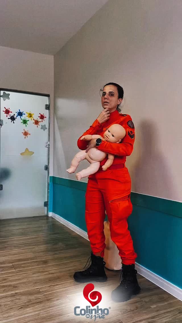 Cuidar também é estar preparado.
Nos últimos dias, nossa equipe participou de um curso de primeiros socorros ministrado pelo Corpo de Bombeiros do DF, reforçando ainda mais o preparo para agir com rapidez e segurança em qualquer situação.
Investir na formação da equipe é parte do nosso compromisso com o cuidado, a proteção e o bem-estar das crianças todos os dias.
Na Colinho de Mãe, segurança e responsabilidade caminham junto com o desenvolvimento e o acolhimento.
Quer conhecer de perto nossa escola?
Agende uma visita. ✨
🏫 Creche Escola Colinho de mãe
📍Quadra 08, Conjunto F, Lote 47, Sobradinho/DF
📲WhatsApp para visitas: (61) 99147 - 5825