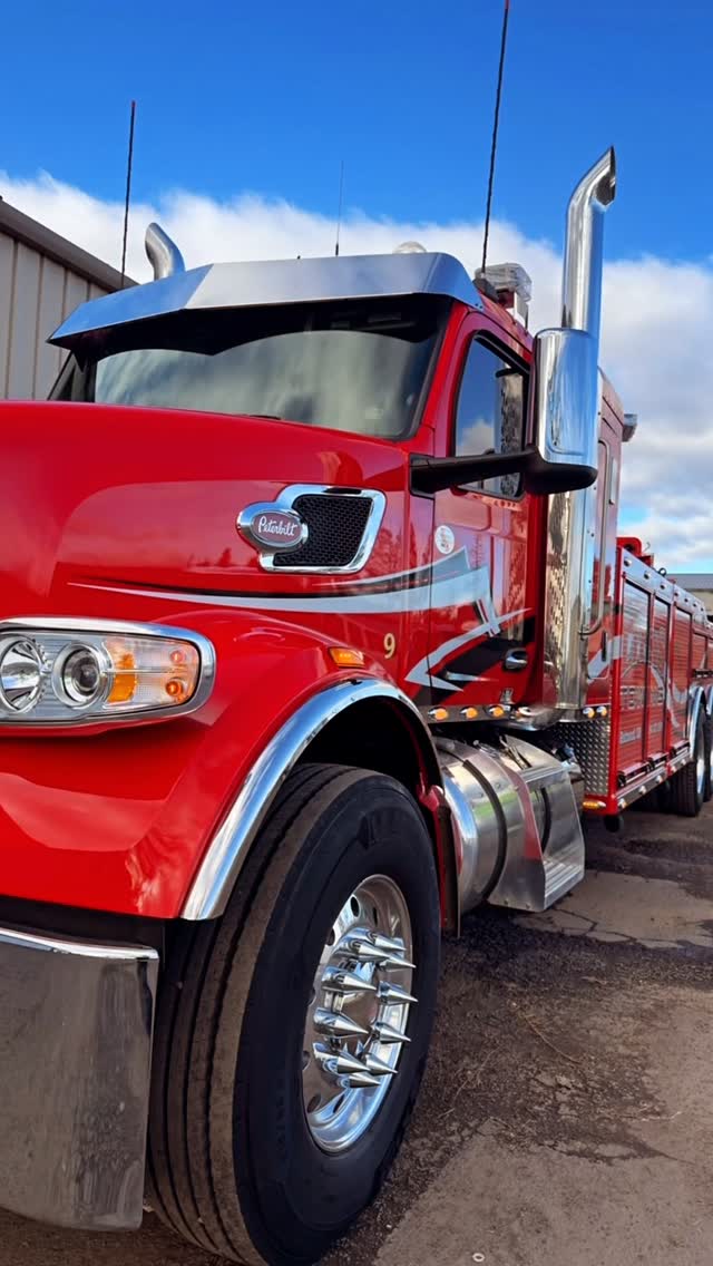 Happy Monday #litsistowing #centraloregon #towingrecovery #towlife