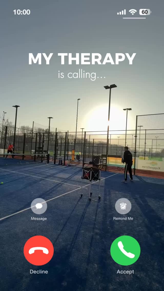 ☀️ Perfect weer om te trainen!
De zon schijnt, de baan ligt er top bij en het is hét moment om aan je padel skills te werken. 💪🎾 @jortnolten @jan.vandenende.9
Of je nu net begint of je spel wilt verbeteren – op de baan leer je het snelst. Pak je racket, kom de baan op en train mee!
Wil je ook een keer meedoen met een training? Stuur gerust een berichtje of schrijf je in via de website.
#padel #padeltraining #padel2move #trainen #zonopdebaan