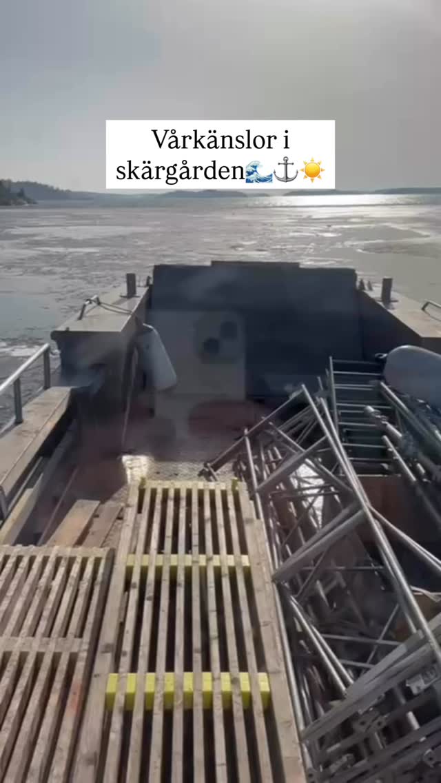 Efter några veckors vila på grund av isläget är vår arbetsbåt nu tillbaka ute på sjön 🌊✨
Isarna smälter, solen tittar fram, ljuset är tillbaka – och projekten fortsätter 🏠 🔨
Har du ett projekt som du vill förverkliga i Stockholms skärgård? ☀️
📞 08-541 350 71 📧 info@wolfbuilder.se
Vi bygger framtidens hem - från idé till färdigt resultat 🏠
Videos & bilder Wolfbuilder AB @hanslinus