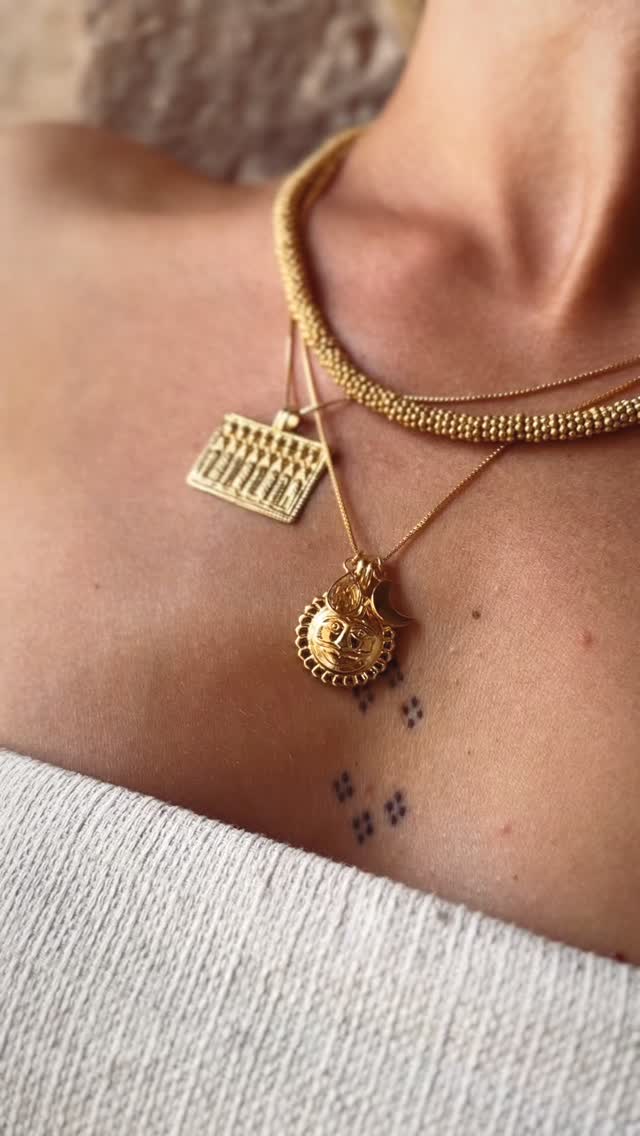 A small sun to wear close to the heart.
Helios carries the warmth of citrine — a stone long believed to hold the light of vitality, abundance and quiet confidence.
Not simply jewellery.
A talisman of radiance.
For the woman who knows her light.
Explore Helios. ✨
#chandracollections #citrinejewellery #ancientinspired #quietluxury #bohemianjewellery