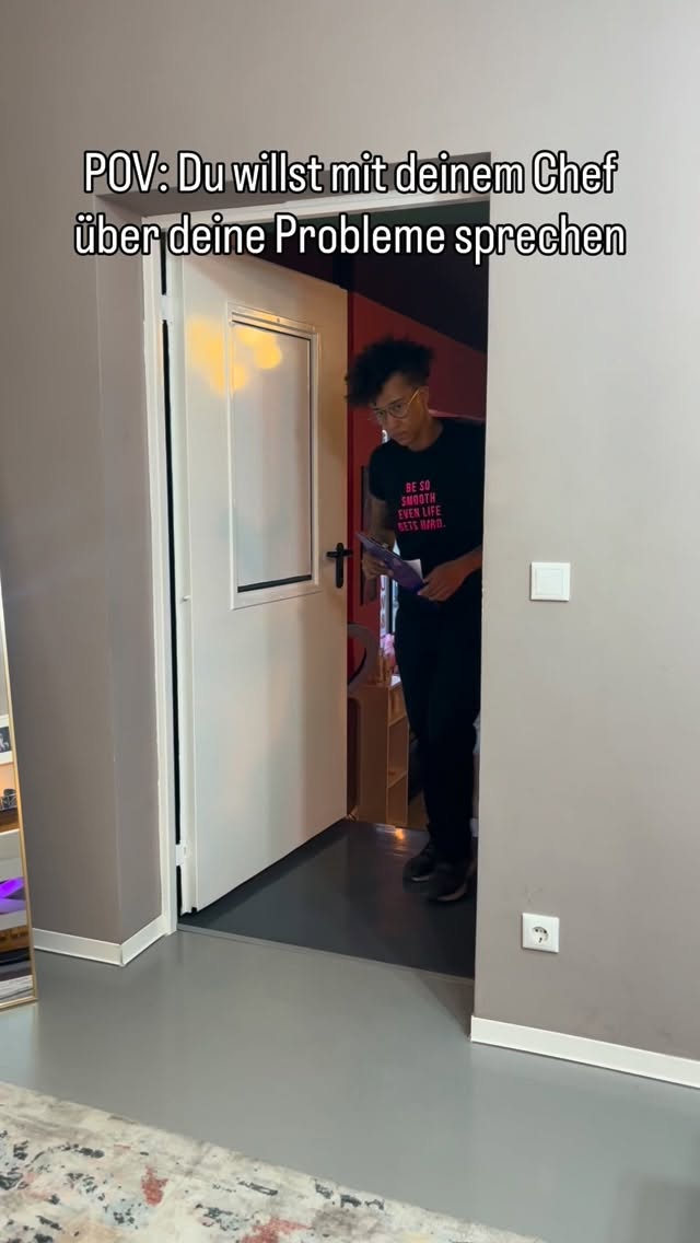 POV: Du willst mit deinem Chef über ein Problem sprechen…
…und merkst nach 2 Sekunden:
Der hat grade genug eigene 🤣
Wer kennt solche Situationen?
Schreibe es in die Kommentare 😅
#lustig #comedy #pov #reel #fun