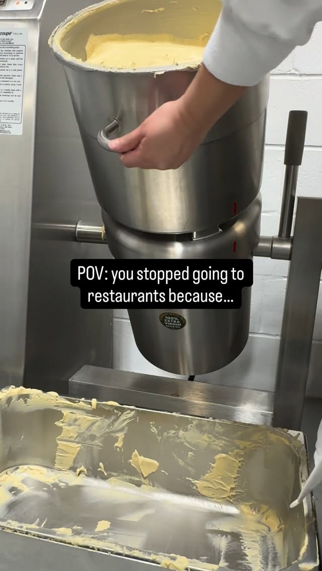 We bring the restaurant to you 💛
#lenasdips