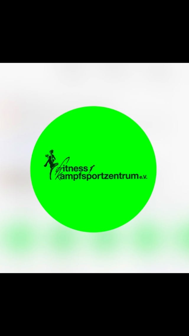 Gestern gab es bei #fikaze Kicks und Kuchen (danke @ziolanedaniela 🤩) 🤗🧁#kickboxing #badkrozingen #wakokickboxing #training