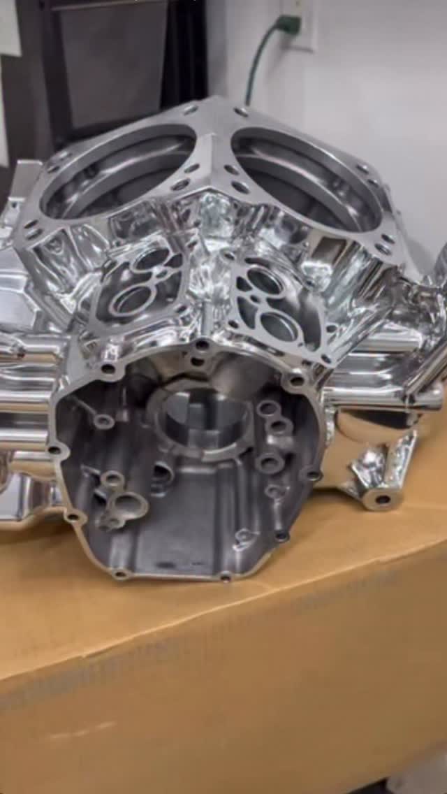 Look at those cases!! My man @codychildress knocked our Lowrider ST cases out of the park! Won’t be much longer and we’ll be putting the short block in the frame! Stay tuned for more updates on the DMR x @harleydavidson x @bornfreeshow build!
#harleydavidson
#bornfree17
#harleypartner
@traskperformance
@rrhmph #
@lyndallbrakes
@evolution_industries
@feulingparts
@ridedunlop #ridedunlop
@arlennessmotorcycles
@customcycleengineering
@whovillespeedandcustom
@codychildress
@painthuffermetalflake
@fourrivershd
@thundermaxefi
@a1mike
@mymachinist