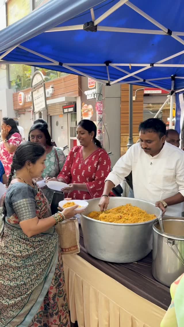 Sharing meals, spreading smiles!
WeVysya @ 8..!