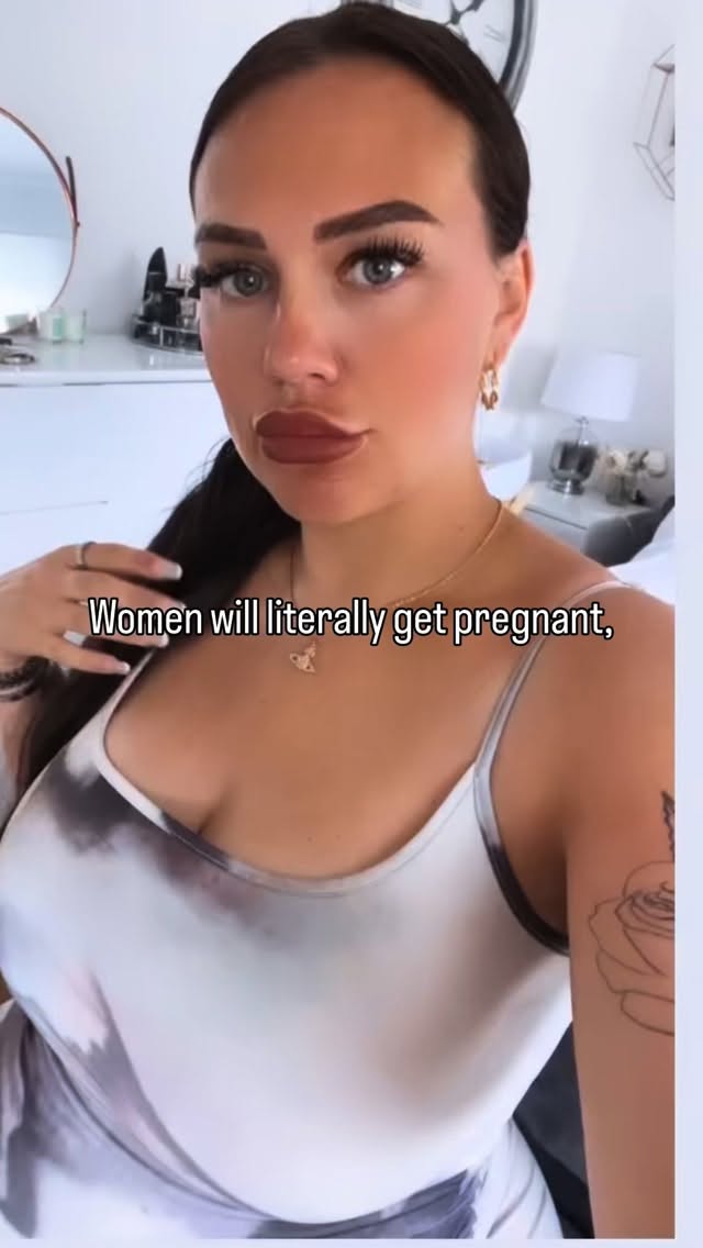 Women will grow a human.
Birth them.
Nourish them.
Lose sleep.
Sometimes even lose themselves…
But the strongest mums?
They find themselves again.
One workout.
One small step.
One day at a time.
Happy Mother’s Day to every incredible mum on here….
I will continue to support you as you support me on here…. I will be forever grateful 💐
#mothersday #ukmum #fitnessmum #motherhood #strengh