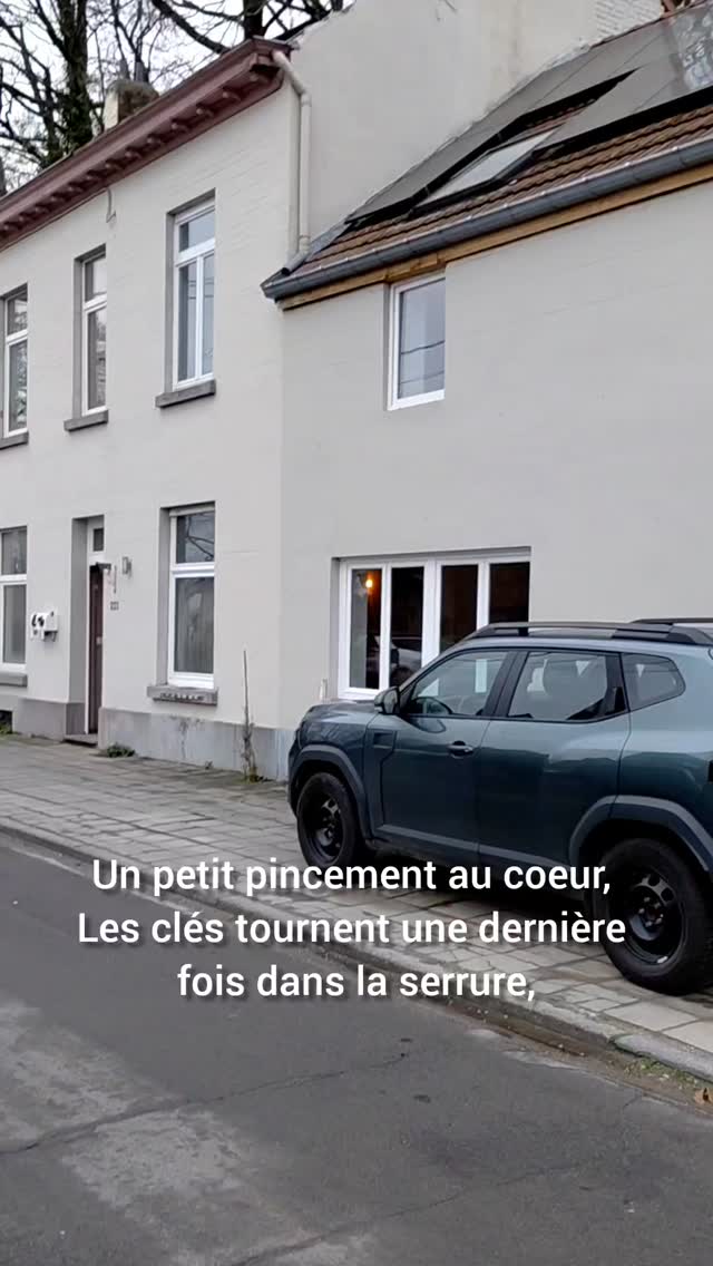 Et voilà le grand jour est arrivé , nous avons dit adieu à notre maison tant aimé. Moment tres difficile🥲
#lesateliersgrege,
#liveauthentic , #upcycling ,#faitmain