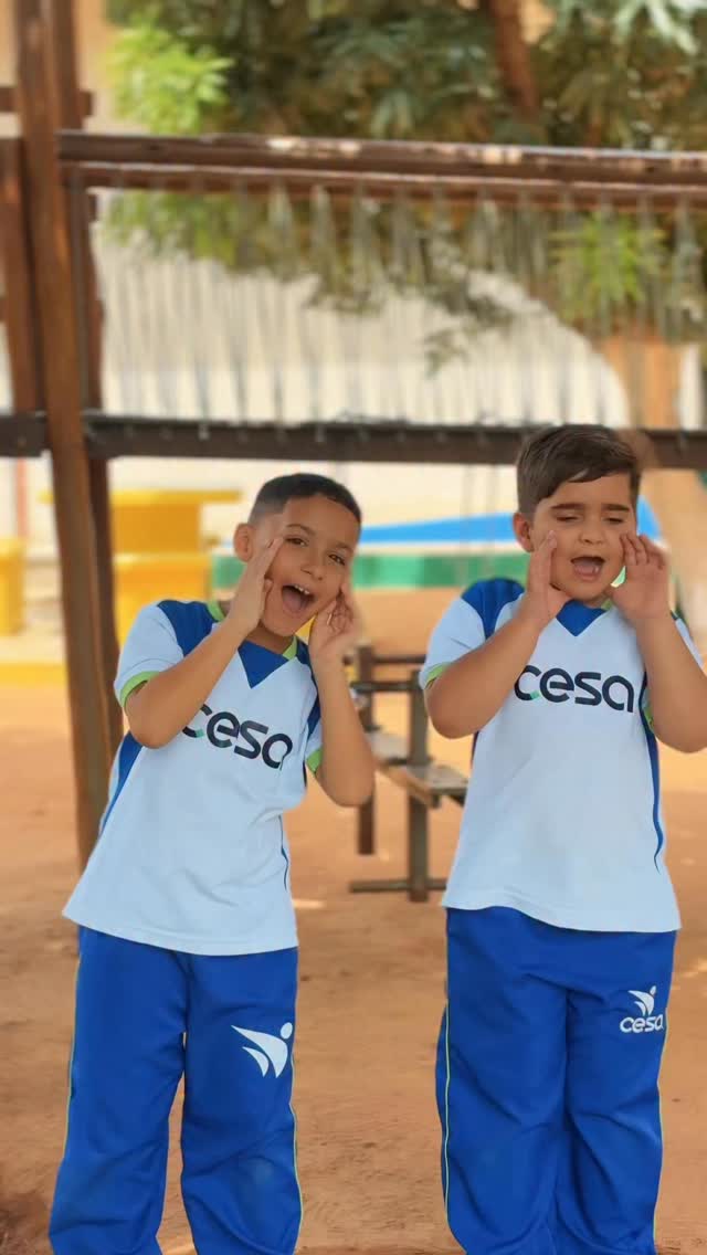 O carisma de quem sabe que o look de 2026 está impecável! ✨
Vocês já repararam no charme que está a nossa farda nova este ano?
Os nossos alunos já aprovaram e o estilo está garantido pelos corredores do CESA. 💙🤍
Qual nota essa farda merece: 0 a 10? Conta aqui nos comentários! 👇
#fardanova2026 #EstiloEscolar #orgulhodesercesa