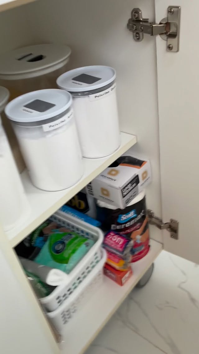 Mais uma organização da série “simples e funcional”, com produtos organizadores que a cliente já tinha.
#PersonalOrganizer #Organização #DicaDeOrganização #simples #funcional