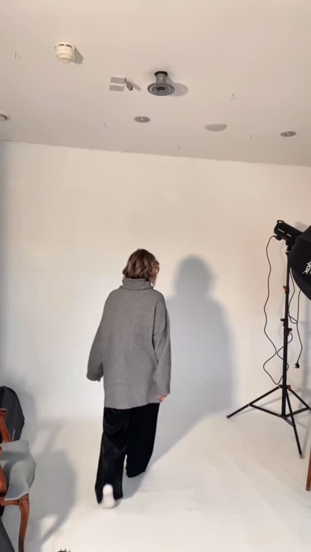 Last night’s look ✨
Sometimes a beautiful outfit isn’t just about the dress — it’s about everything that happened before you put it on.
The night before the awards I barely slept. Half the family had a tummy bug, the day was full of mum duties, and by the time it was finally time to get ready, I was already exhausted. Life was very much… life.
But here’s the thing about women — we still get up, get ready, and show up.
Behind every polished look there is usually a real story: sleepless nights, busy days, caring for others, running businesses, managing homes… and still finding a moment to feel beautiful and celebrate ourselves.
Last night I also met so many incredible women. It was beautiful to see and celebrate the amazing companies women have built and are running. It felt really special to be there and to be part of that energy.
Because sometimes the most powerful thing we can do is simply show up.
@womeninbusinessni
Dress @solacelondon
#WomenInBusiness #FemaleEntrepreneur #CreativeEntrepreneur #WomenSupportingWomen #PersonalBranding MesinaPhoto ✨