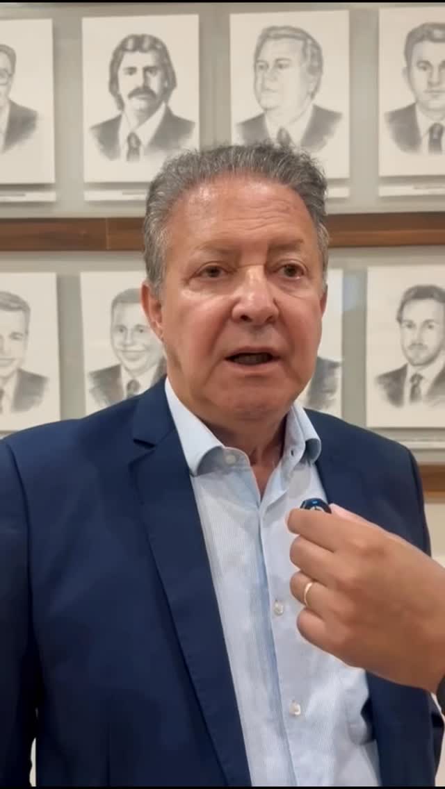 🤝 SINDIFARGO em diálogo estratégico pelo desenvolvimento de Anápolis!
Na última quinta-feira (12), o SINDIFARGO participou de uma importante agenda com representantes empresariais, entidades de classe e a Câmara Municipal. O encontro teve como foco central o fortalecimento das atividades produtivas, a geração de novas oportunidades e o impulso ao desenvolvimento econômico do município.
🎯A busca por melhorias para o setor é um compromisso permanente do SINDIFARGO. Esta reunião é um exemplo claro de como a união de forças e o compartilhamento de ideias permitem construir soluções concretas para fortalecer a economia e o protagonismo de Anápolis no cenário estadual.
#SINDIFARGO #Anápolis #DesenvolvimentoEconômico #IndústriaGoiana #GestãoPública