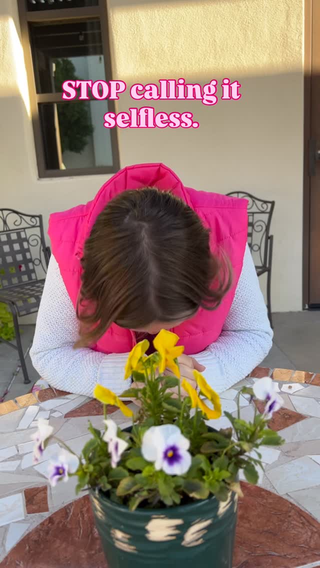 Stop Self-Sacrifice: Your Happiness Is Your Job. 👑
For too long, we’ve confused burnout with virtue. 🤷♀️
When you constantly deplete your own power, you eventually run out of capacity to serve, making that self-neglect a form of selfishness. 😳
The most profound act of kindness you can offer the world starts with YOU. 🌟
Taking conscious responsibility for your own happiness is the key to:
✨ Strengthening your inner resilience
✨ Making an authentic difference
✨ Living, not just potentially leaving, your legacy
Ready to own your power and joy?
Drop a 💝 below if you’re ready to shatter the myth of self-sacrifice!
#awakenwomenclub #awakenyourpower #ownyourjoy #liveyourlegacy #visionarywomen