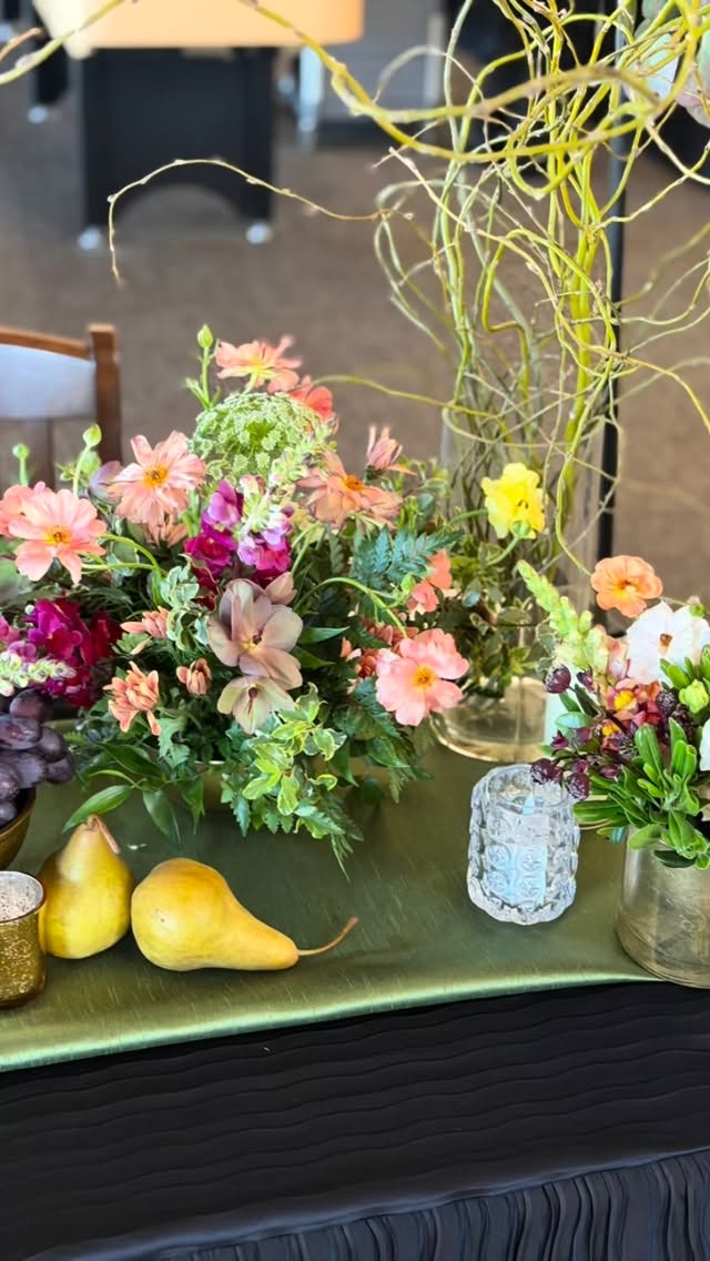 Yesterday we had the honor of creating for the NVCF Gala. A backyard dinner party theme. It turned out magical!! As usual it was so fun to collaborate with our frendors; @wedodesigns and @thedesignrenegade. And then I got to attend with the most handsome date!! #crowdedtable #everyoneswelcome #goodhumans