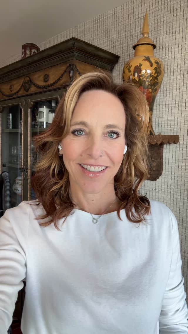 Don’t navigate 2026 blind.
2026 is one of the most powerful astrological turning points of the decade. A year marked by eclipses, major planetary transits, endings, new beginnings, and profound collective shifts.
Join me for an in-depth workshop exploring the eclipse cycles and planetary movements shaping the year ahead — and what they may mean for your identity, direction, and the decisions you make.
Saturday, March 14th
11:00 – 13:00
Hart Hotel Shoreditch
London
Tickets available via the link in bio.
#empyrealastrology #harthotelshoreditch #astrology