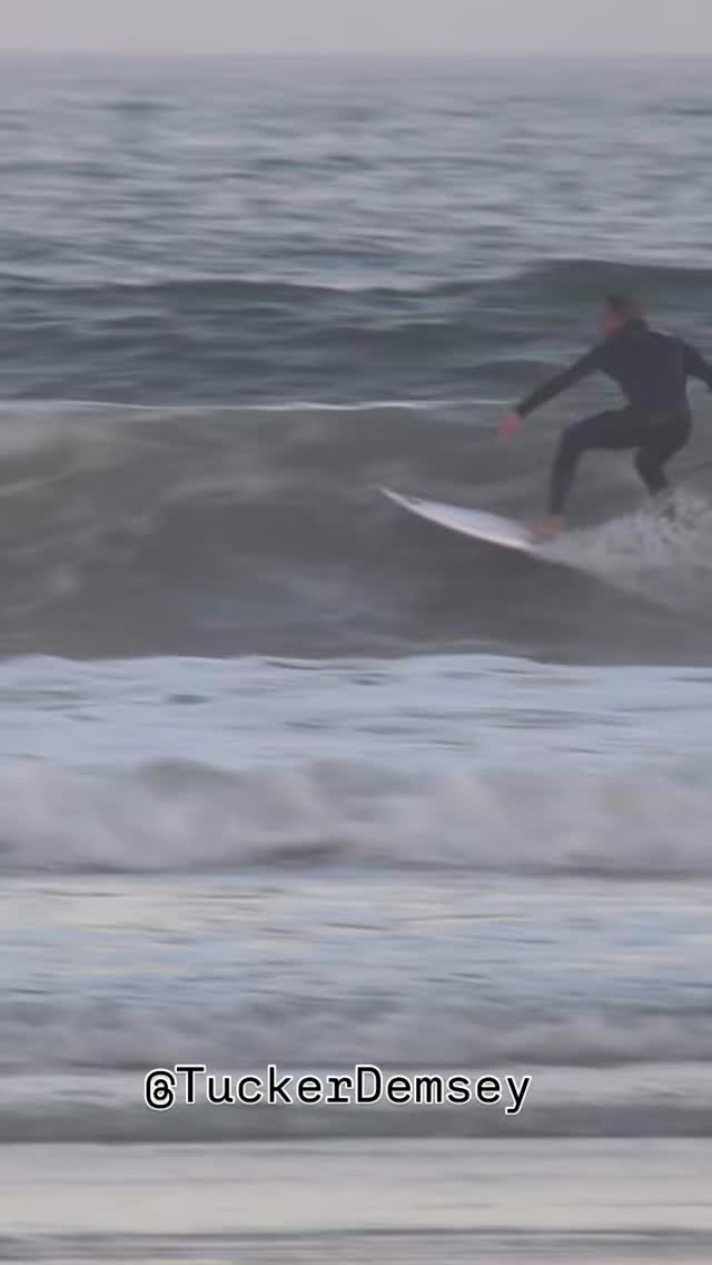 Tucker Demsey breaking down how to do an air
Speed, timing, and commitment are everything. Drive hard off the bottom, hit the lip with intent, stay compact in the air, and spot your landing. Make it look clean, stay loose, and send it.
Learn from the style and control every surfer’s chasing.
#TuckerDemsey #SurfTutorial #AirSurfing #ProgressionSession #natureisourindustry