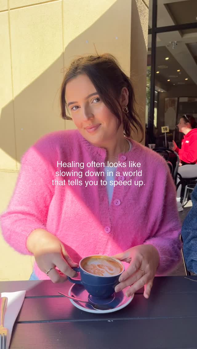 Modern culture rewards constant movement.
More work.
More productivity.
More achievement.
But healing the nervous system often requires the opposite.
Slower mornings.
More rest.
Space to reflect.
Growth doesn’t always look like doing more.
Sometimes it looks like learning how to pause.
Save this if you’re learning to move through life at a healthier pace.
#wellbeing #mentalhealth #nervoussystem #regulation