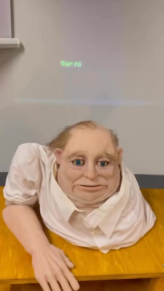 Vi ses i Umeå på LitFest imorgon fredag och på lördag. Ska bli kul att få göra igång den automatisktska slump dockteatern igen.