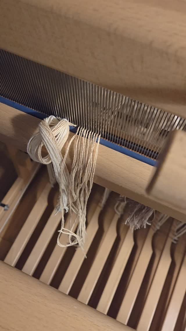 Threading the reed with the same sett with two different weight yarns. 8/2 and 5/2.
#sunriselodgefiberstudio #weaversofinstagram #weaving #threading #handmade