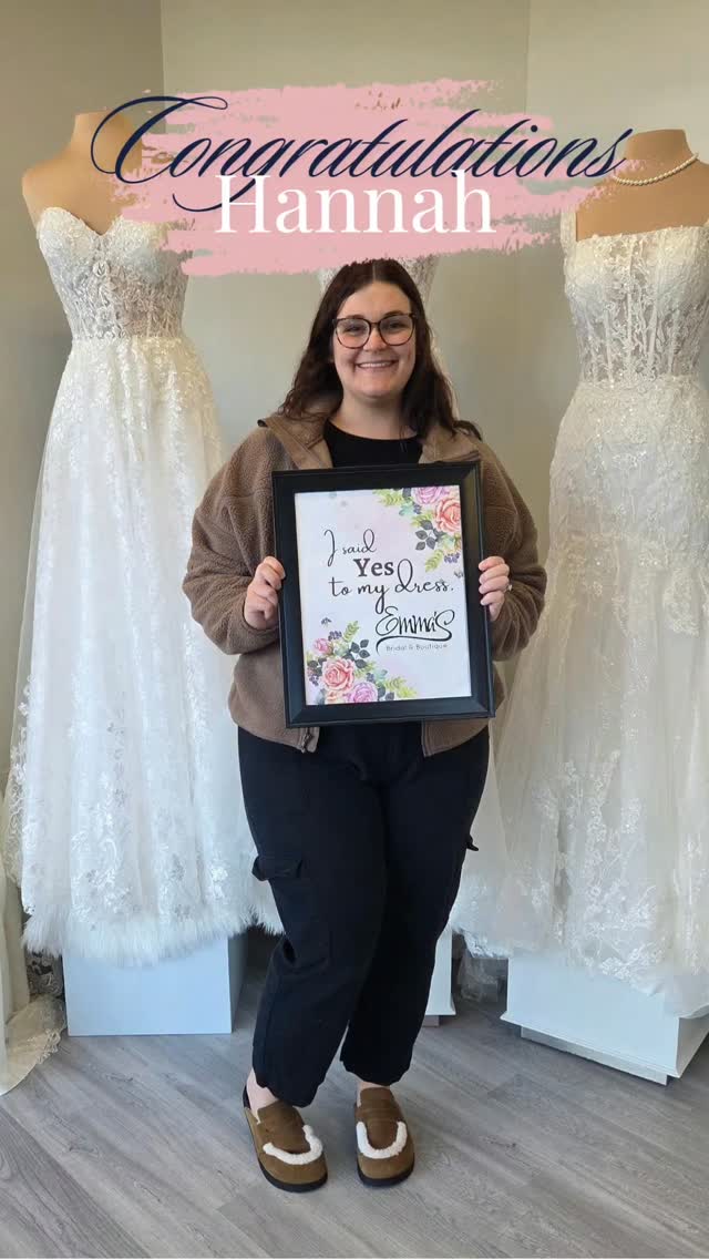 Congratulations to our new gorgeous Bride Hannah, she and her bridal team say "Yes to the Dress", to a magical and unique wedding gown.! Congratulations Hannah You are the best.! 🎊💐🍾🥂✨️
