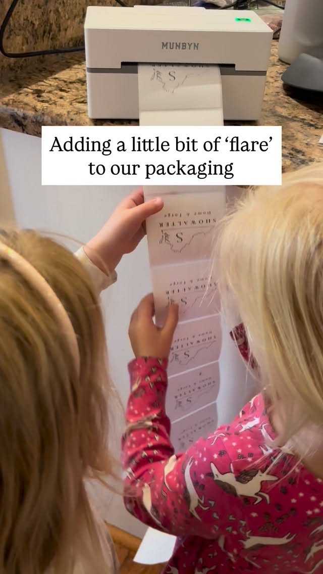 Feeling all sorts of fancy with our stickers, the twins are currently running around the house with several stuck all over. Starting to add our logo stickers to our packaging, let us know what you think 📦
#showalterhomeandforge #carbonsteel #virginia #madeintheusa