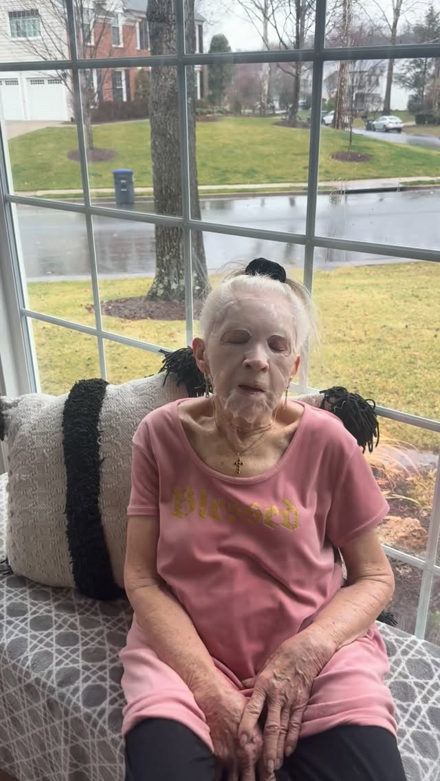 My mom just turned 93.
Hi, I’m Katie. If you’re new here, I’m a Longevity educator, Aesthetician, and Yoga teacher who studies the world’s Blue Zones—places where people live well into their 90s and 100s while staying active, connected, and full of life.
One thing I’ve learned studying these communities for the past several years is this:
Daily circulation and movement matter.
Even small amounts of movement help stimulate blood flow, support the spine, and keep the body functioning longer.
My mom felt this vibration plate from her toes all the way up to her head — and the best part is she can even use it sitting down.
If you have an elderly parent or someone struggling with circulation, this is a simple way to help support their daily movement routine.
When choosing one, make sure it has a wide, stable base for safety.
The one I use is the WAVER plate (they also make one with red light therapy). Get my link below. My mom loves it🙏 @lifeprousa
✨ Free shipping
✨ Lifetime warranty
✨ Extra discount through my link
Comment TOOLS and I’ll send you the exact one I use plus the Red Light Therapy mask and the beauty wand and all my Longevity devices.
Let’s help our parents stay strong into their golden years.
#longevity #healthyaging #circulation #seniors #bloodflow