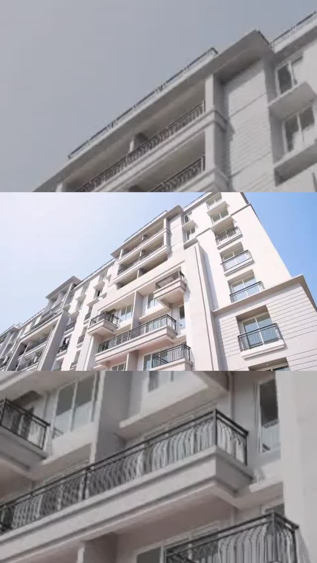 “Luxury isn’t about spending more. It’s about designing smarter, warmer, and more meaningful spaces.”
Designed by: @sgdesign.arch
Client: Mr. Prasad Pattiwar
Location: Nagpur