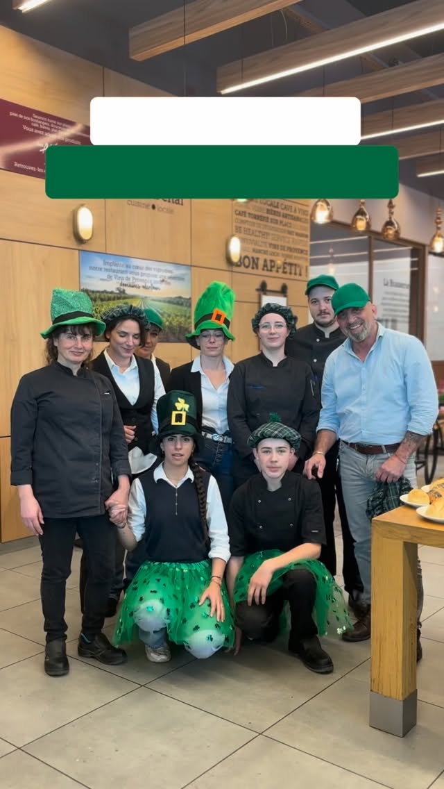 🍻Soirée Saint-Patrick ☘️
Venez célébrer la Saint-Patrick à la Table du Chai avec nous ! 🍻
Au programme :
De 17h à 18h : 1 pinte achetée = 1 pinte offerte 🍺
À partir de 20h : ambiance musicale, présence des Blue Birds 🎶
À partir de 18h : une planche mixte + 2 pintes le tous pour 28€ ! 🍴
#latableduchai #saintpatrick #pinteofferte #bluebirds #soirée