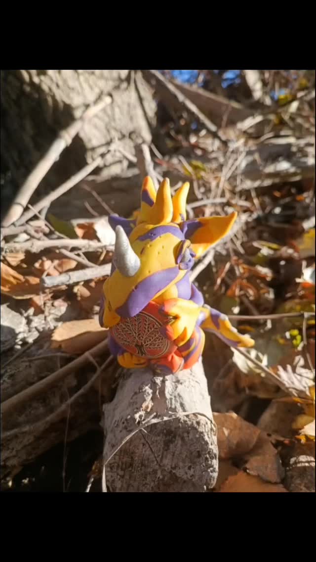 Auf in den schönen Tag unser Lebensbaum Drache ist auch schon fleißig am erschaffen bei dem schönen Wetter 🌞 #lebensbaum #naturliebe #drachen #handmadewithlove❤