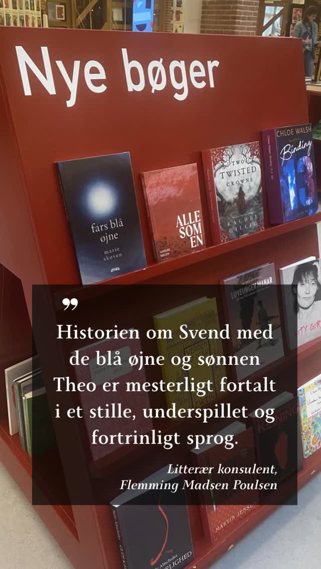 .
Der er noget helt særligt ved at gå på biblioteket og få øje på sin egen bog på hylden mellem alle de andre 📚
Fars blå øjne kan allerede nu lånes på 52 biblioteker rundt om i landet.
#litteraturdk #bogsnak #danskbog #læsning #bookstagramdk