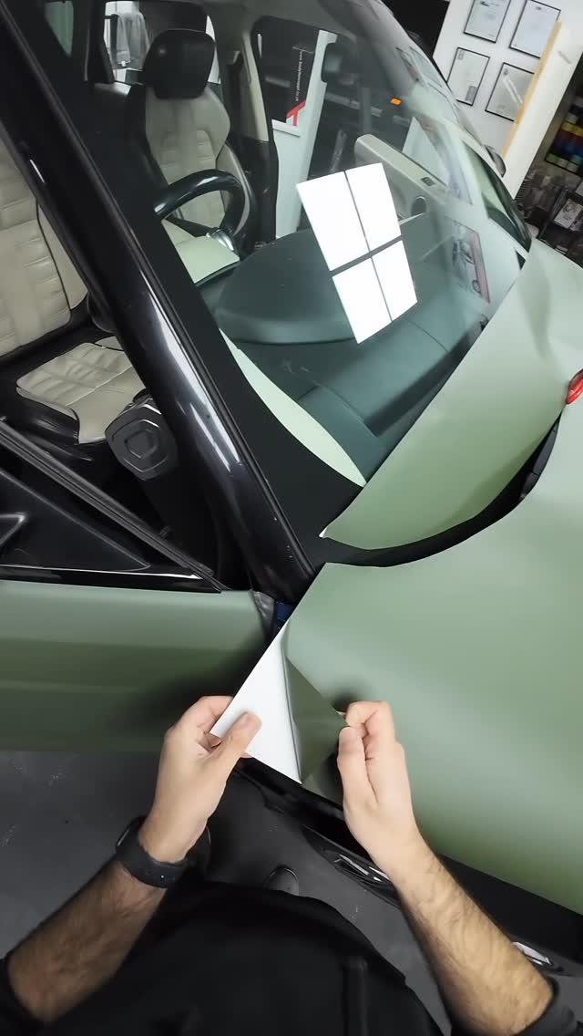 POV Range Rover Bonnet wrapped in @arlongraphics_emeai matt military green #rangerover #pov #vinylwrap #carwrap #thewrapper b