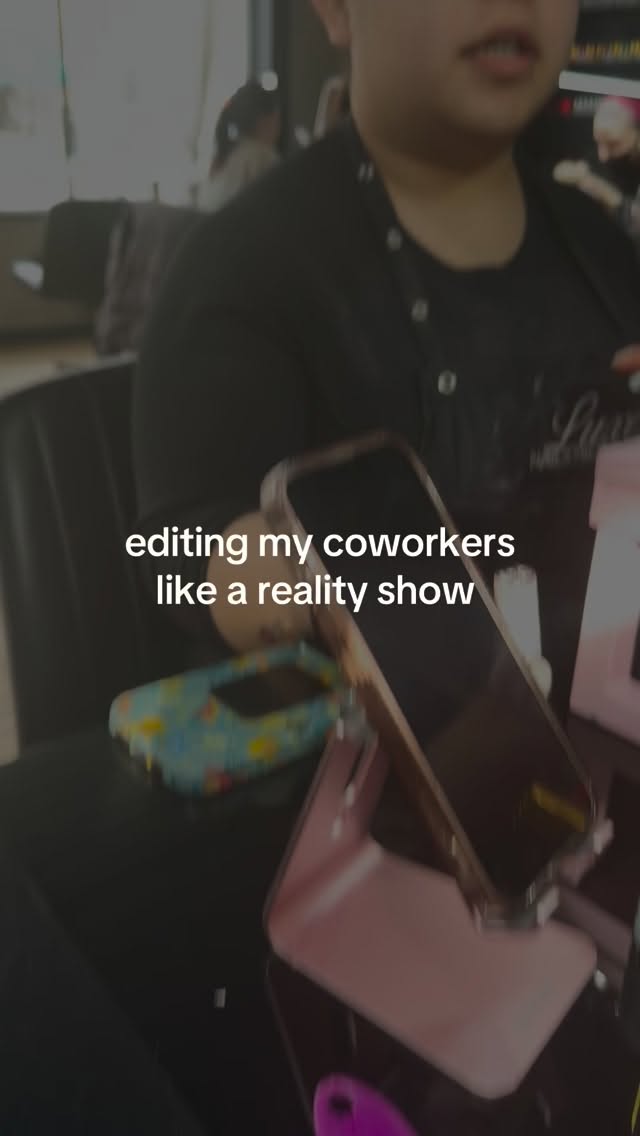 P.1 | IYKYK 🤣
.
.
‼️ONLY AT LUXE nails MKE‼️
.
.
#weareallbestfriends #mkenailtech #mkenails #nailtechs #milwaukeenailsalon