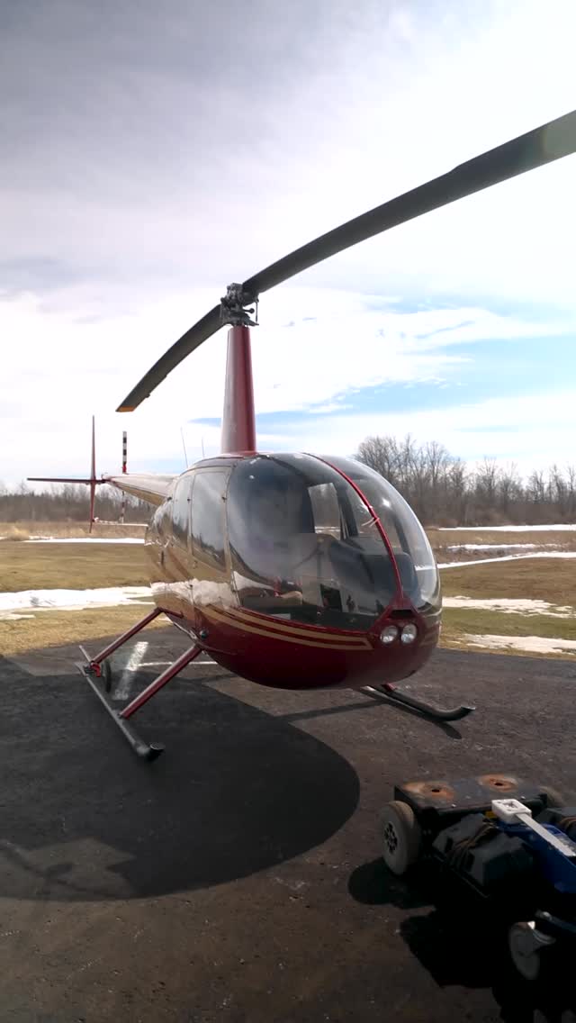 It’s a special time to see the beauty of the 1000 Islands. Join us for your very own heli tour! #1000islands #stlawrenceriver